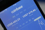 Биржа криптовалют Coinbase вернет клиентам деньги